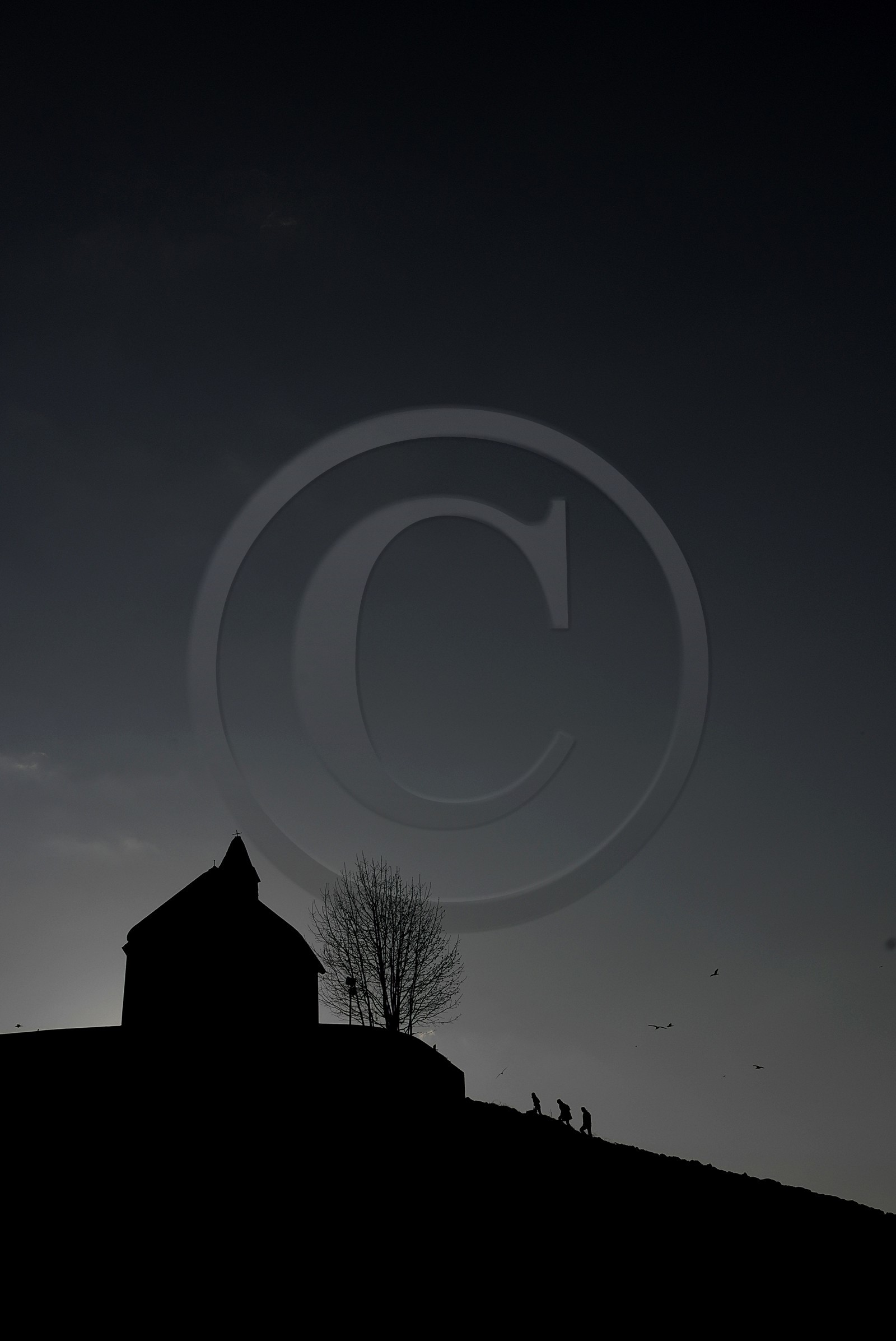 Fin de journée sur la Chapelle Saint-Michel - Lac de Serre-Ponçon (Hautes-Alpes   France)