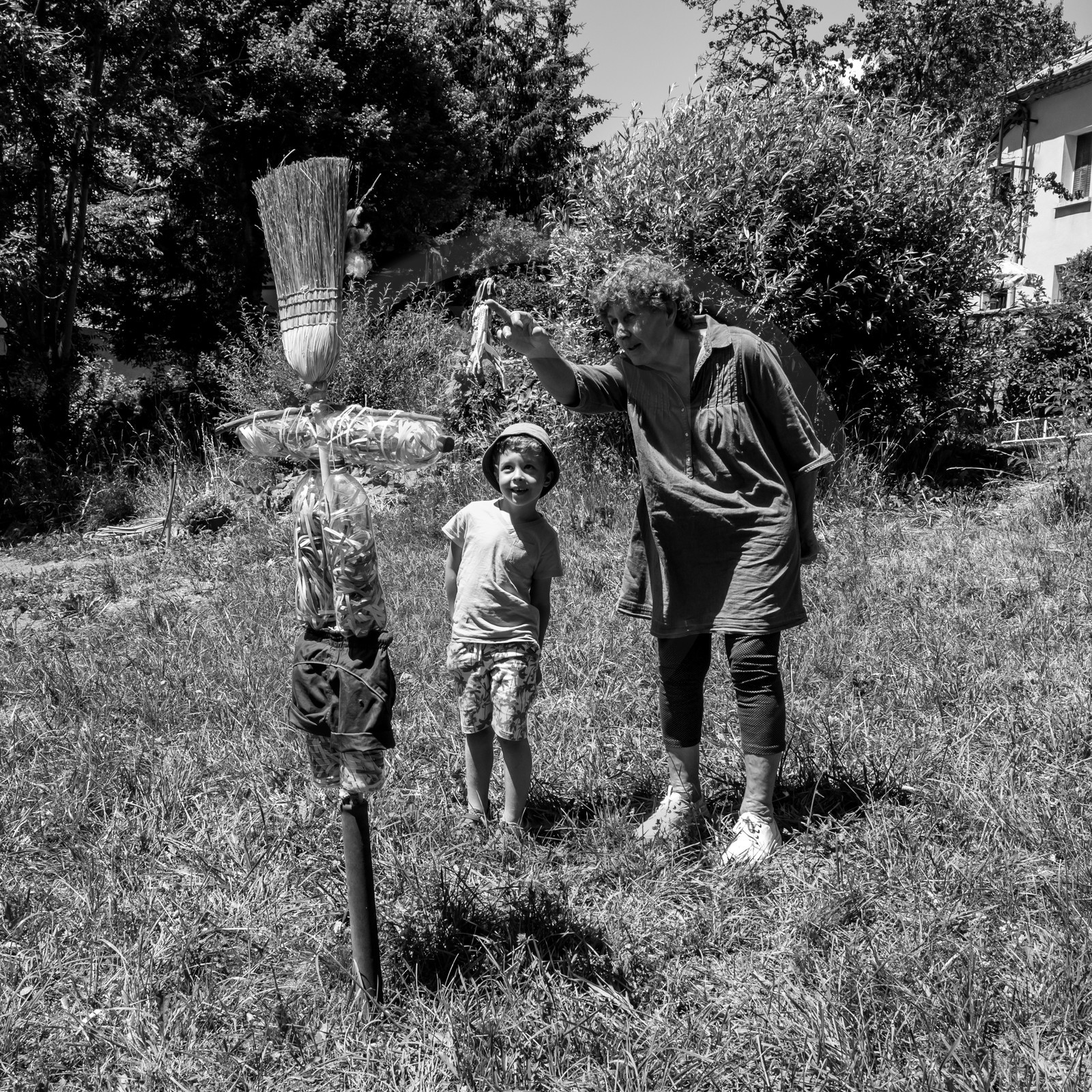 05 juillet 2017 - Installation épouvantails 05 juillet 2017 - Installation épouvantails