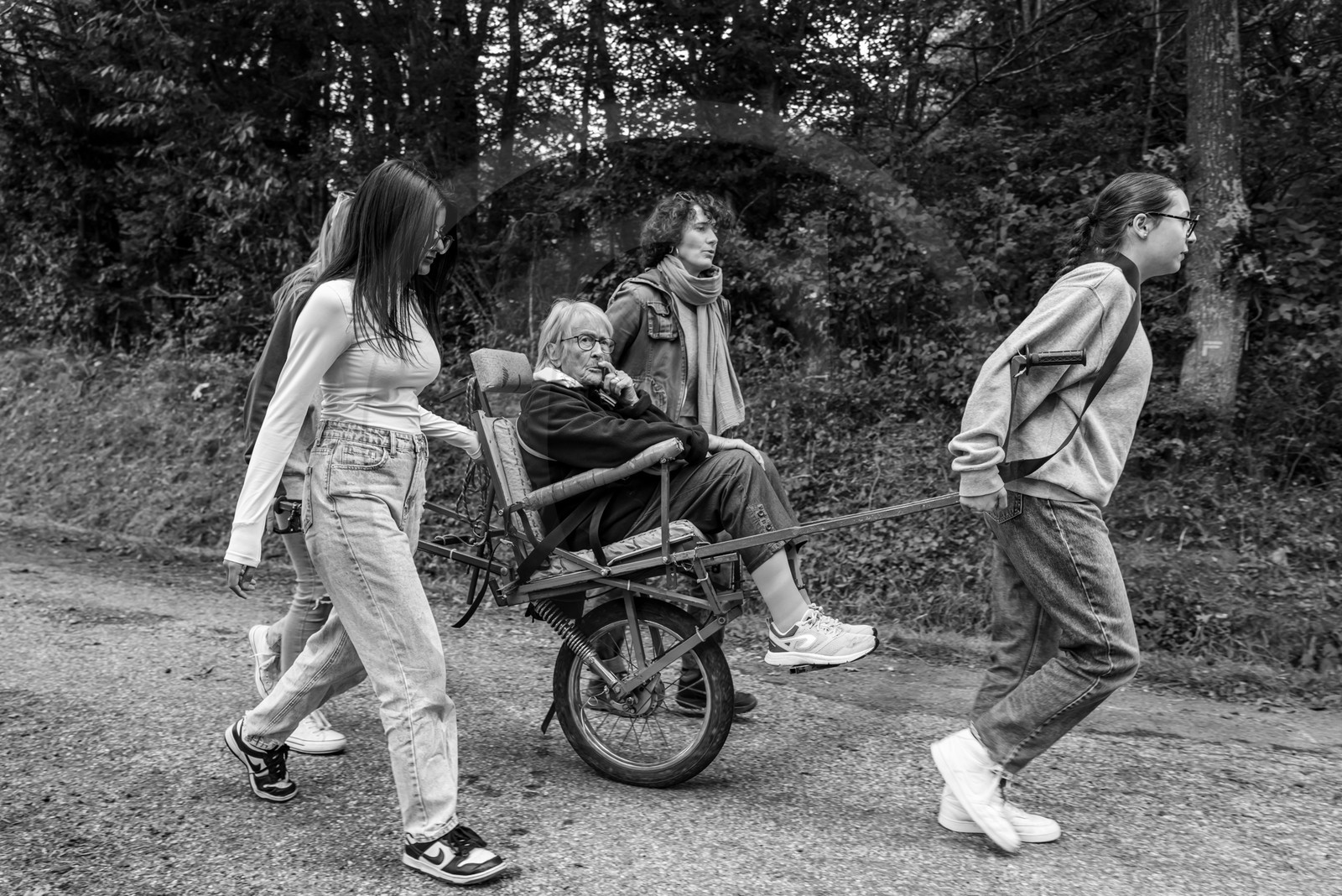 25 septembre 2024 : Promenade en joelette avec Bruno, accompagnateur en montagne et des élèves du lycée Sévigné de Gap