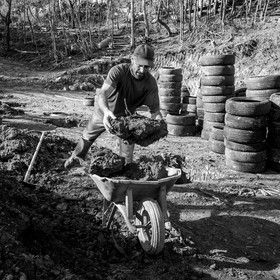Permaculture - Construction d'une serre bioclimatique semi-enterrée