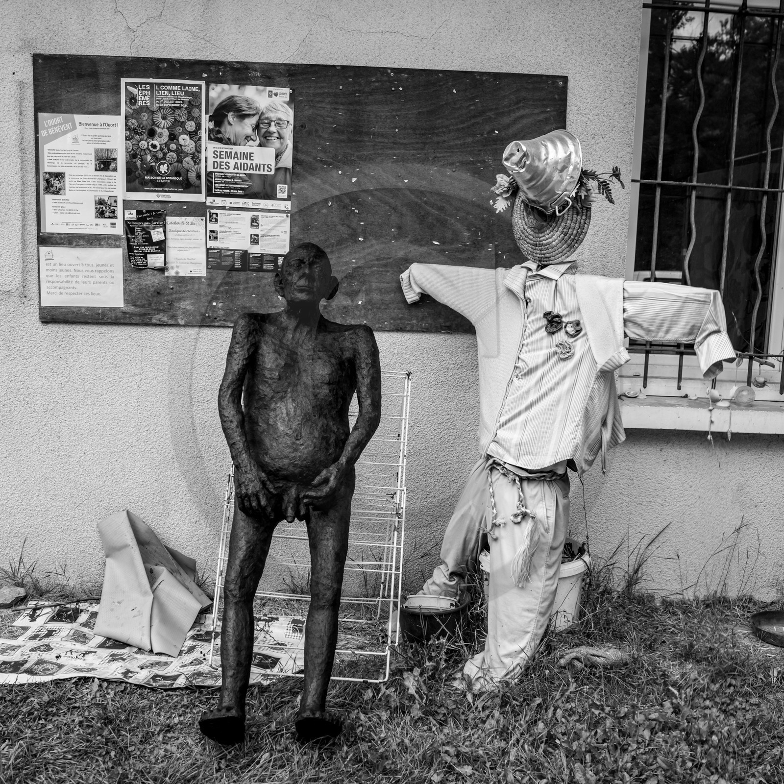 Exposition La forêt d'hommes, une création de Barbara Fougnon, artiste plasticienne Exposition La forêt d'hommes, une création de Barbara Fougnon, artiste plasticienne