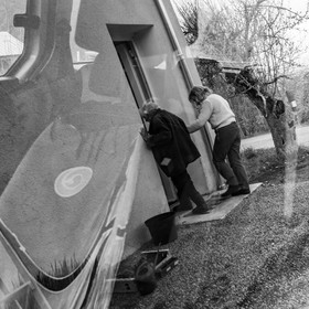 21 avril : jardinage, collages, peinture