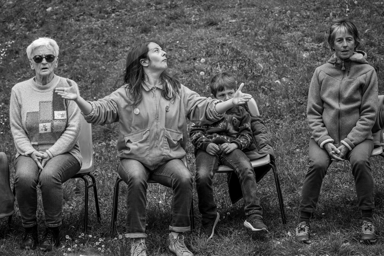 08 mai 2024 : Jeanne Alcaraz, cheffe de choeur, de retour à l'Ouort après la belle aventure 2023 où elle avait animé une chorale participative.