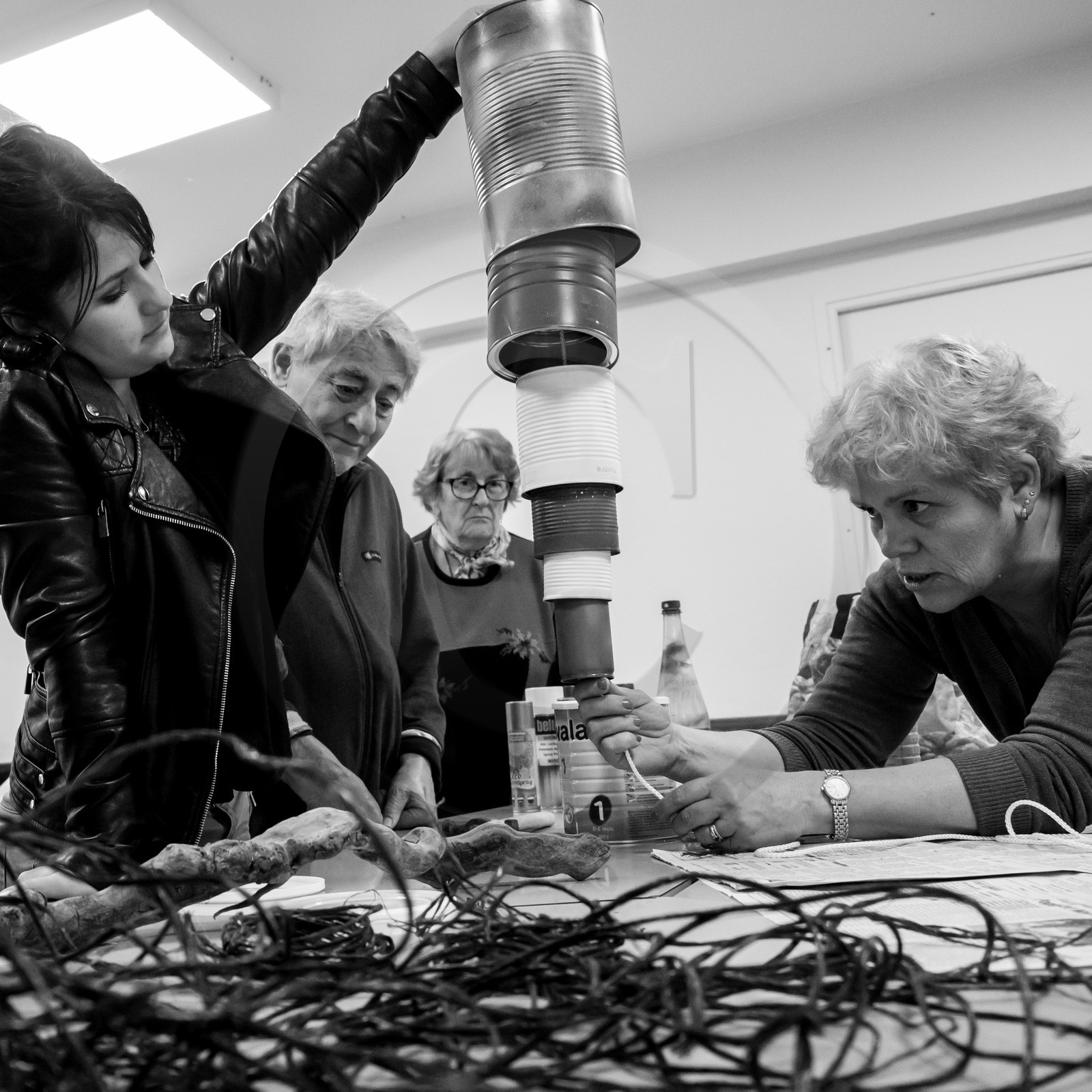 Avec des boites de conserves... Avec des boites de conserves...