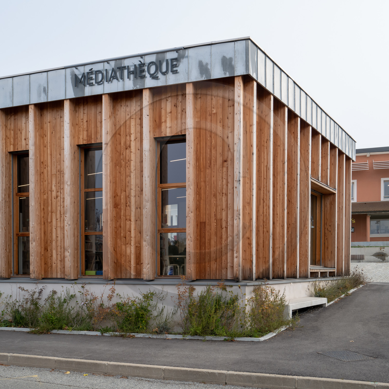 Exposition L comme laine, lien, lieu à la médiathèque de St-Bonnet-en-Champsaur