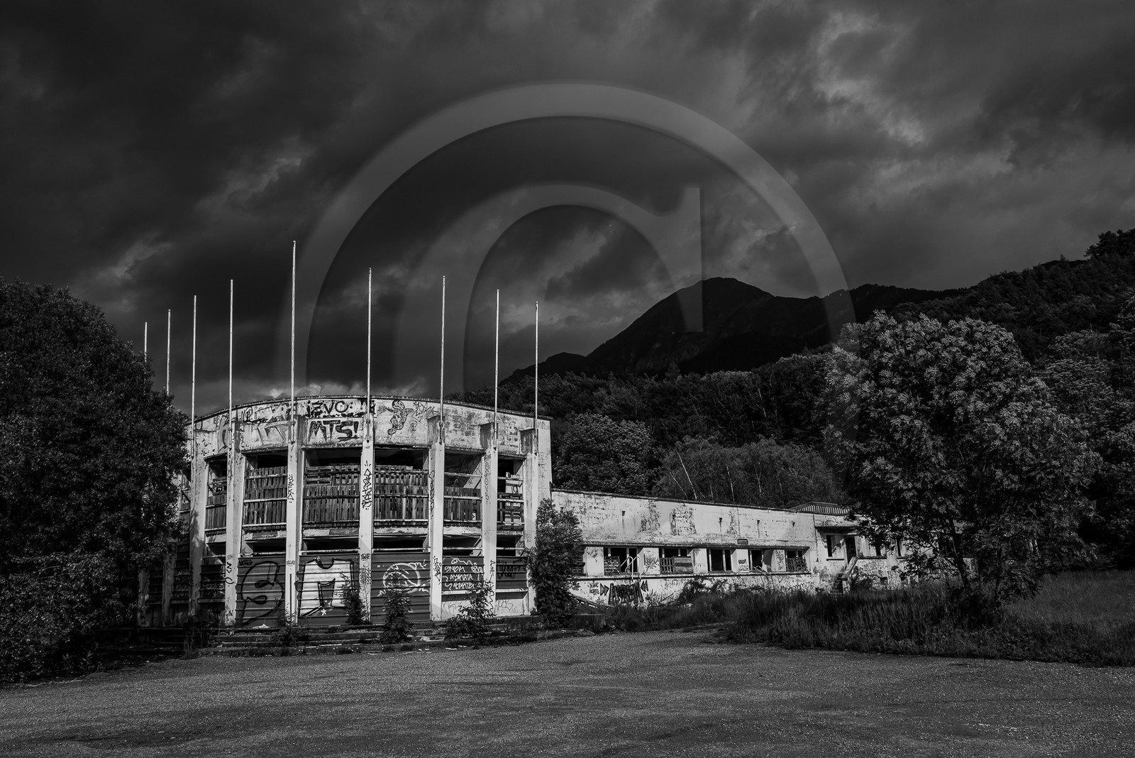 La Piscine de St Léger les Mélèzes