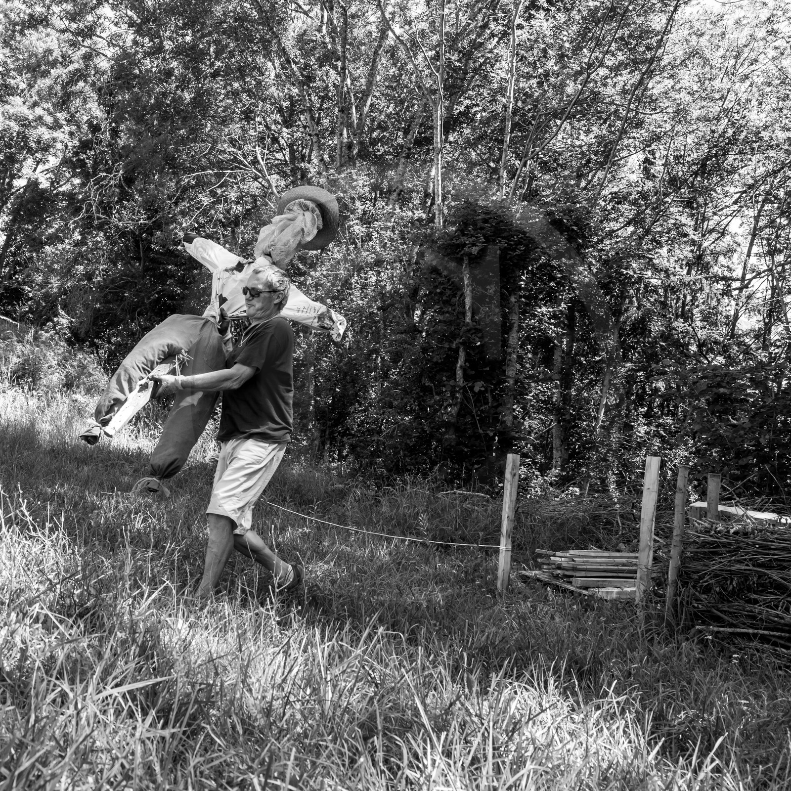 05 juillet 2017 - Installation épouvantails 05 juillet 2017 - Installation épouvantails