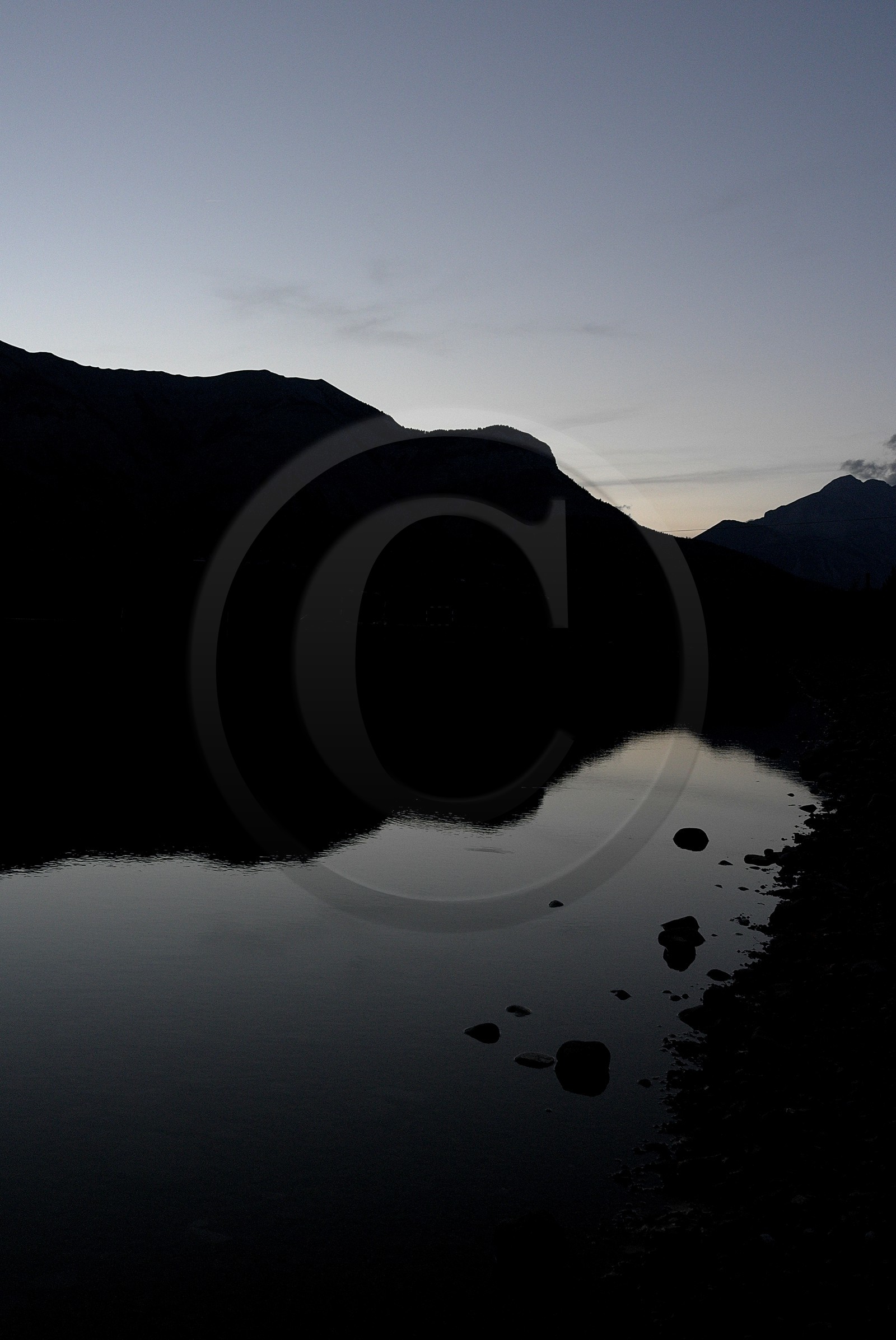 Le plan d'eau du Champsaur à Saint-Julien en Champsaur (Hautes-Alpes)