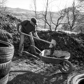 Permaculture - Construction d'une serre bioclimatique semi-enterrée