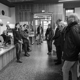 Vernissage de l'exposition L comme laine, lien, lieu à la médiathèque de St-Bonnet-en-Champsaur