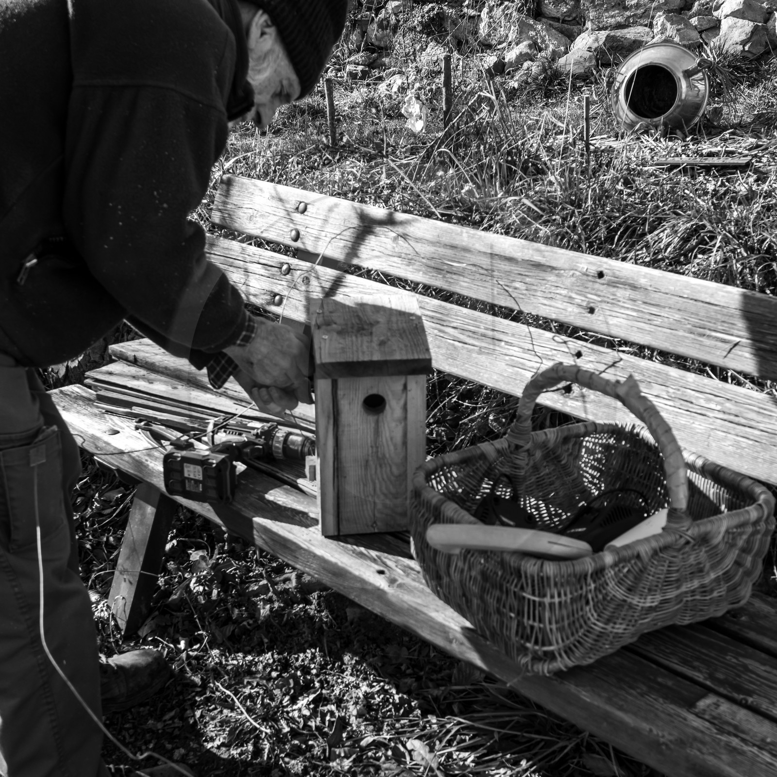 Livraison des tables réalisées par le lycée Poutrain Livraison des tables réalisées par le lycée Poutrain