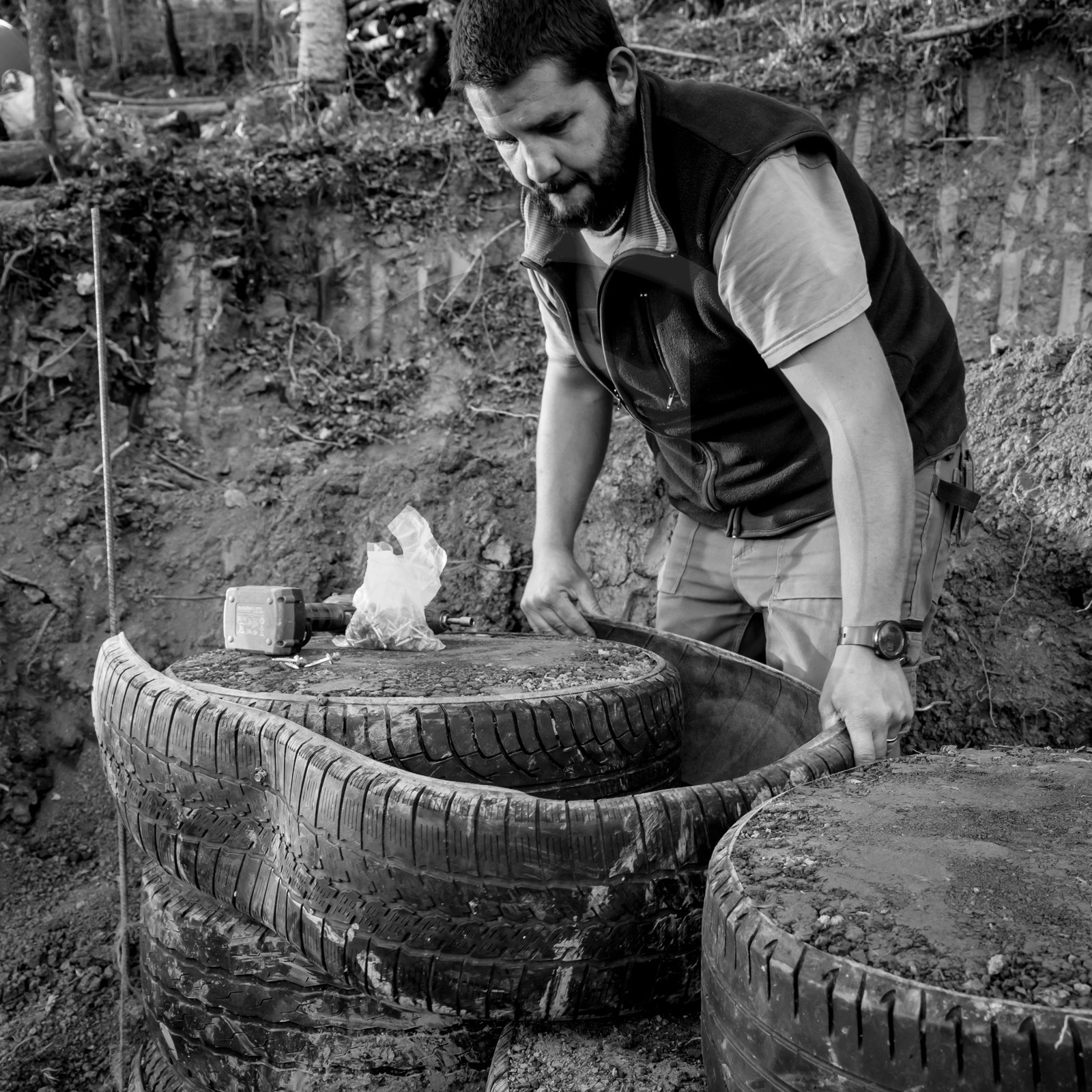 Permaculture - Construction d'une serre bioclimatique semi-enterrée