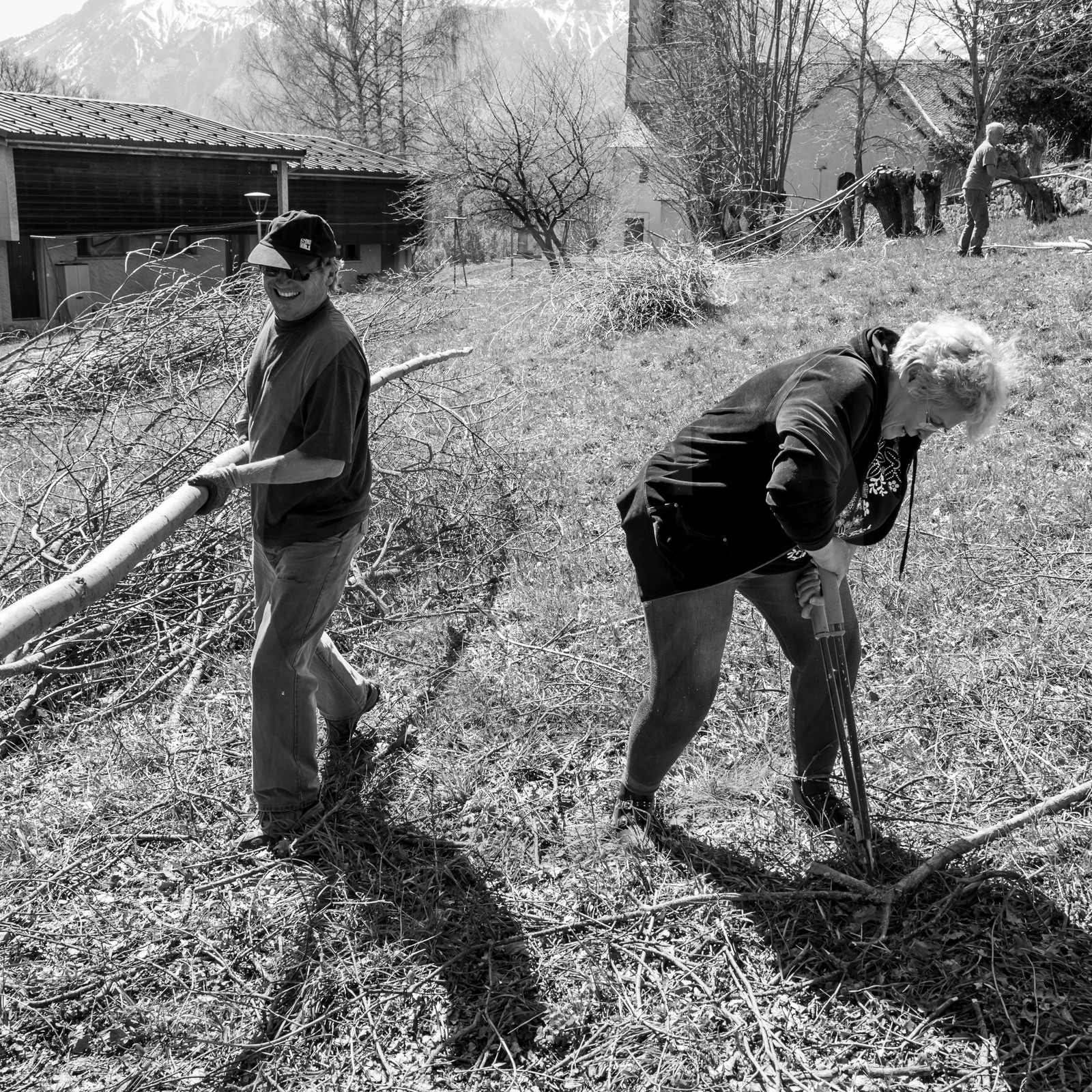 Nettoyage du terrain - Coupe du bois - 29 03 17