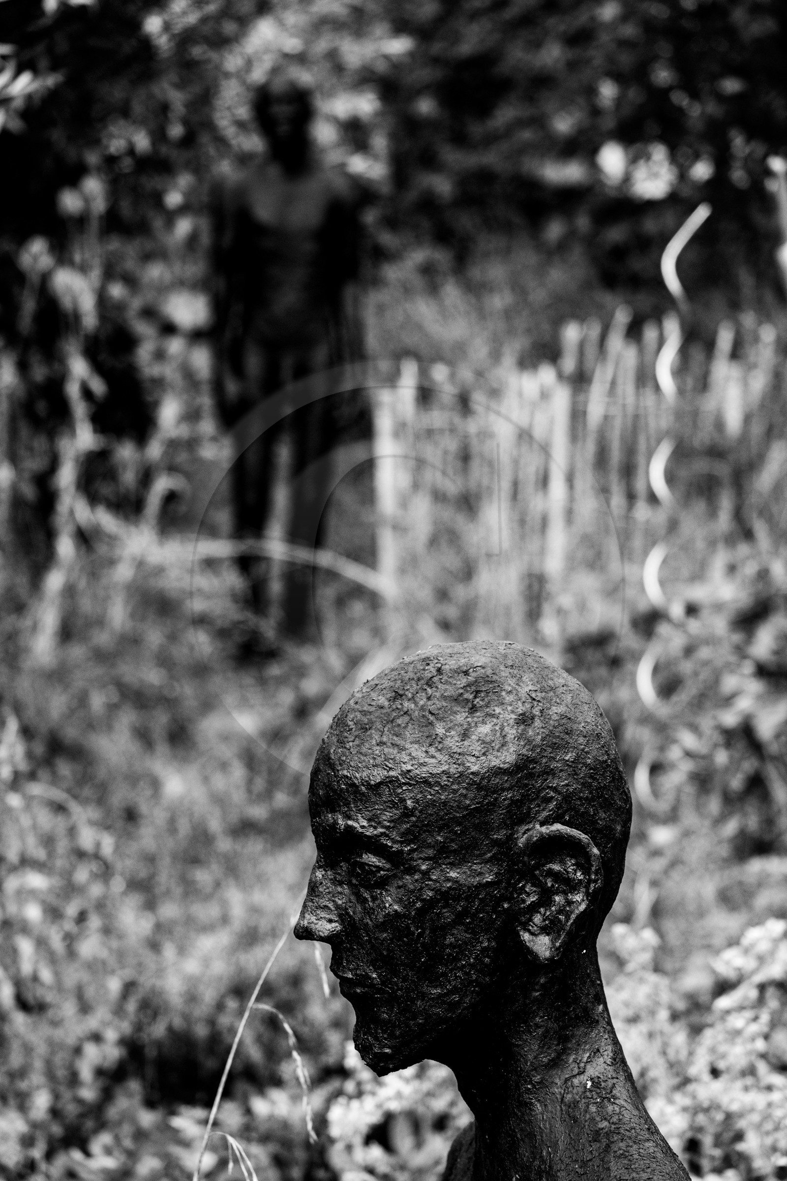 Exposition La forêt d'hommes, une création de Barbara Fougnon, artiste plasticienne Exposition La forêt d'hommes, une création de Barbara Fougnon, artiste plasticienne