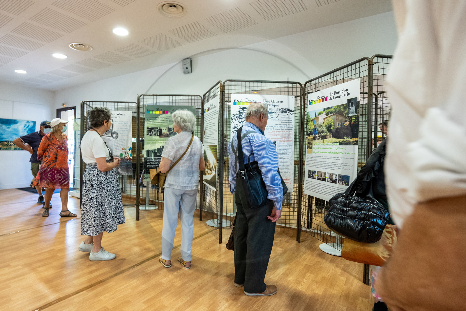 Vernissage de l'exposition Henri Bosco, le poète et les images de Liliane Marco à Lourmarin