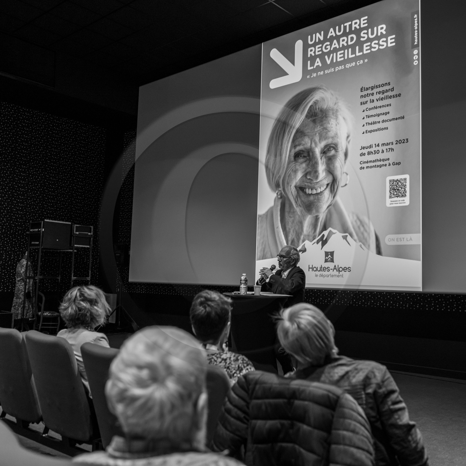 Un autre regard sur la vieillesse : une journée organisée par le Département des Hautes-Alpes à la Cinémathèque d'images de montagne à Gap. Conférences, témoignages, expositions, échanges. Un autre regard sur la vieillesse : une journée organisée par le Département des Hautes-Alpes à la Cinémathèque d'images de montagne à Gap. Conférences, témoignages, expositions, échanges.