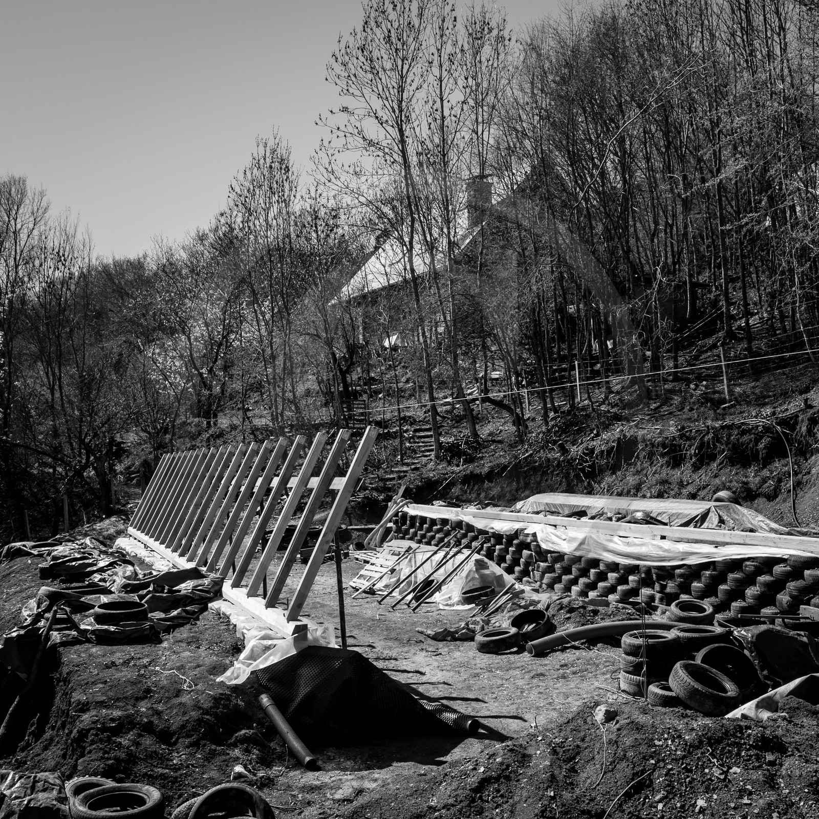 Permaculture - Construction d'une serre bioclimatique semi-enterrée