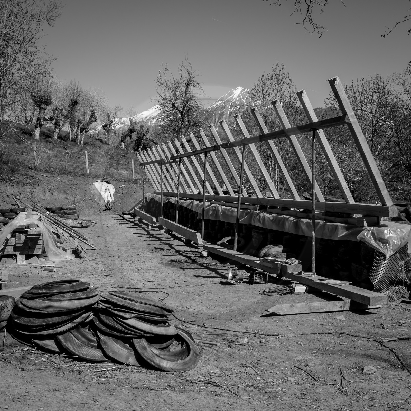 Permaculture - Construction d'une serre bioclimatique semi-enterrée