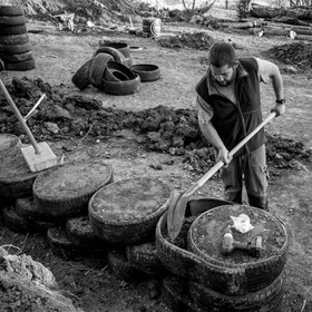 Permaculture - Construction d'une serre bioclimatique semi-enterrée