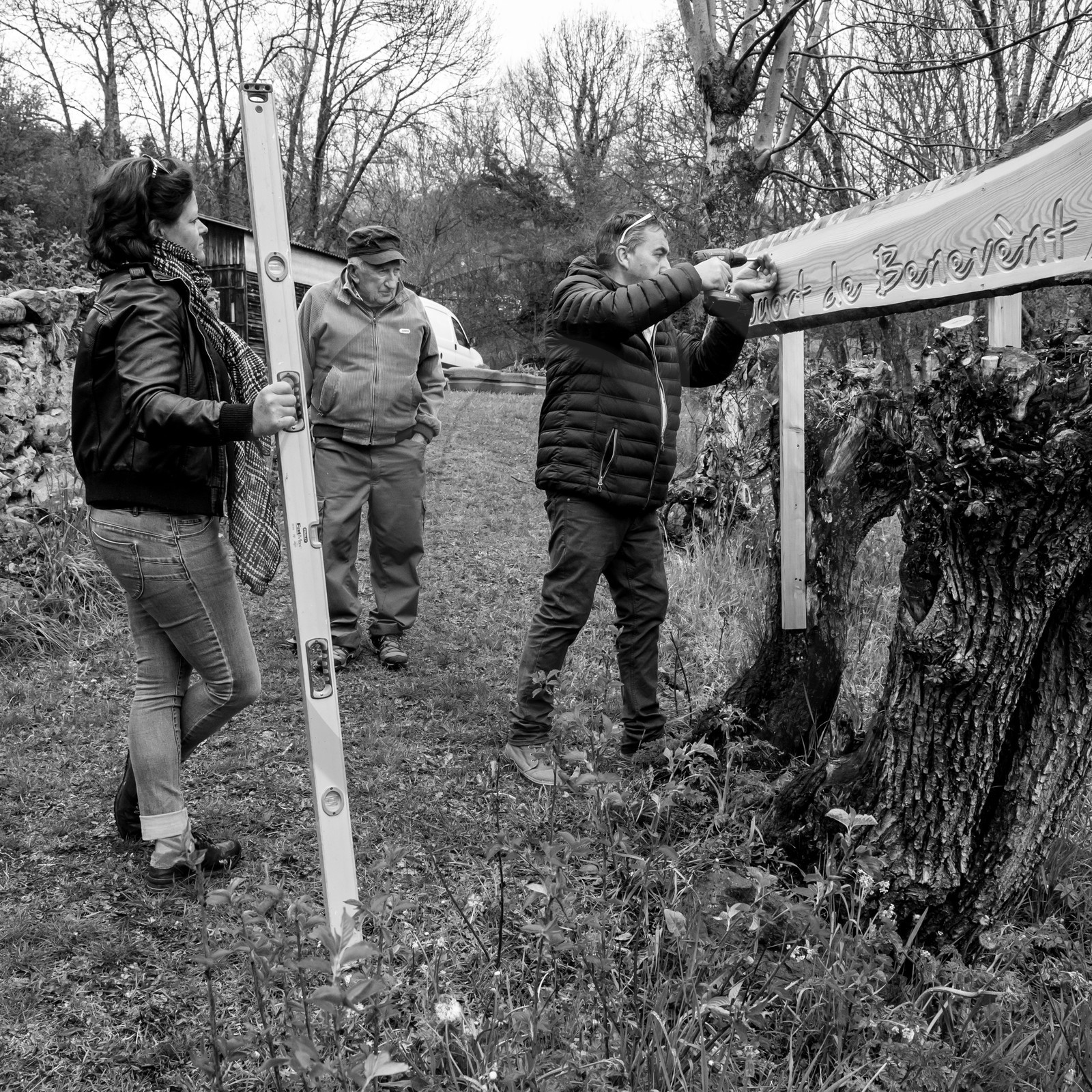 Pose de la pancarte du terrain - 26 04 2017